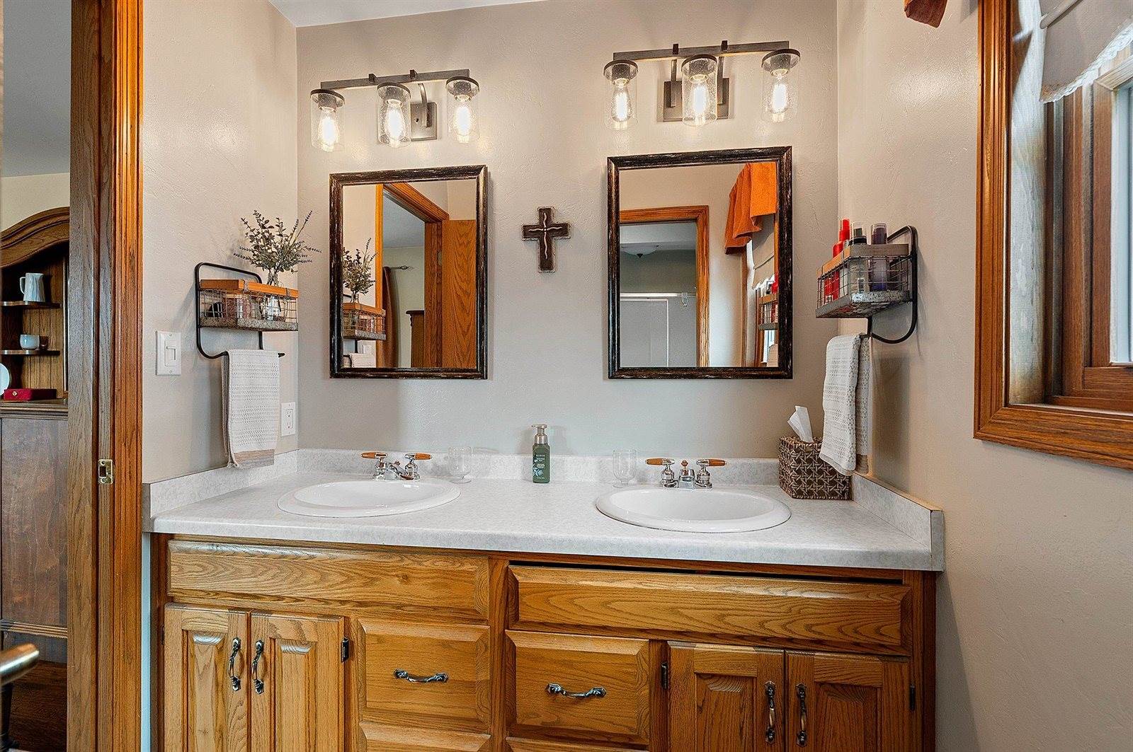 1260 South Pine Tree Road, De Pere, WI 54115