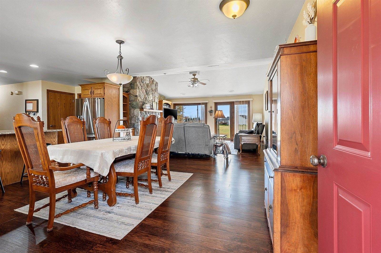 1260 South Pine Tree Road, De Pere, WI 54115