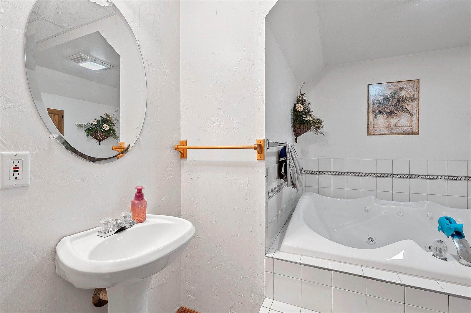 1260 South Pine Tree Road, De Pere, WI 54115