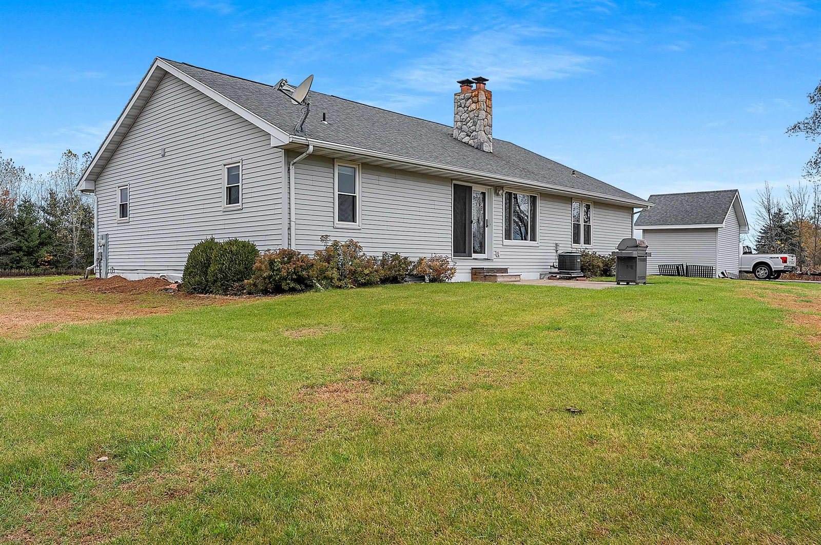 1260 South Pine Tree Road, De Pere, WI 54115