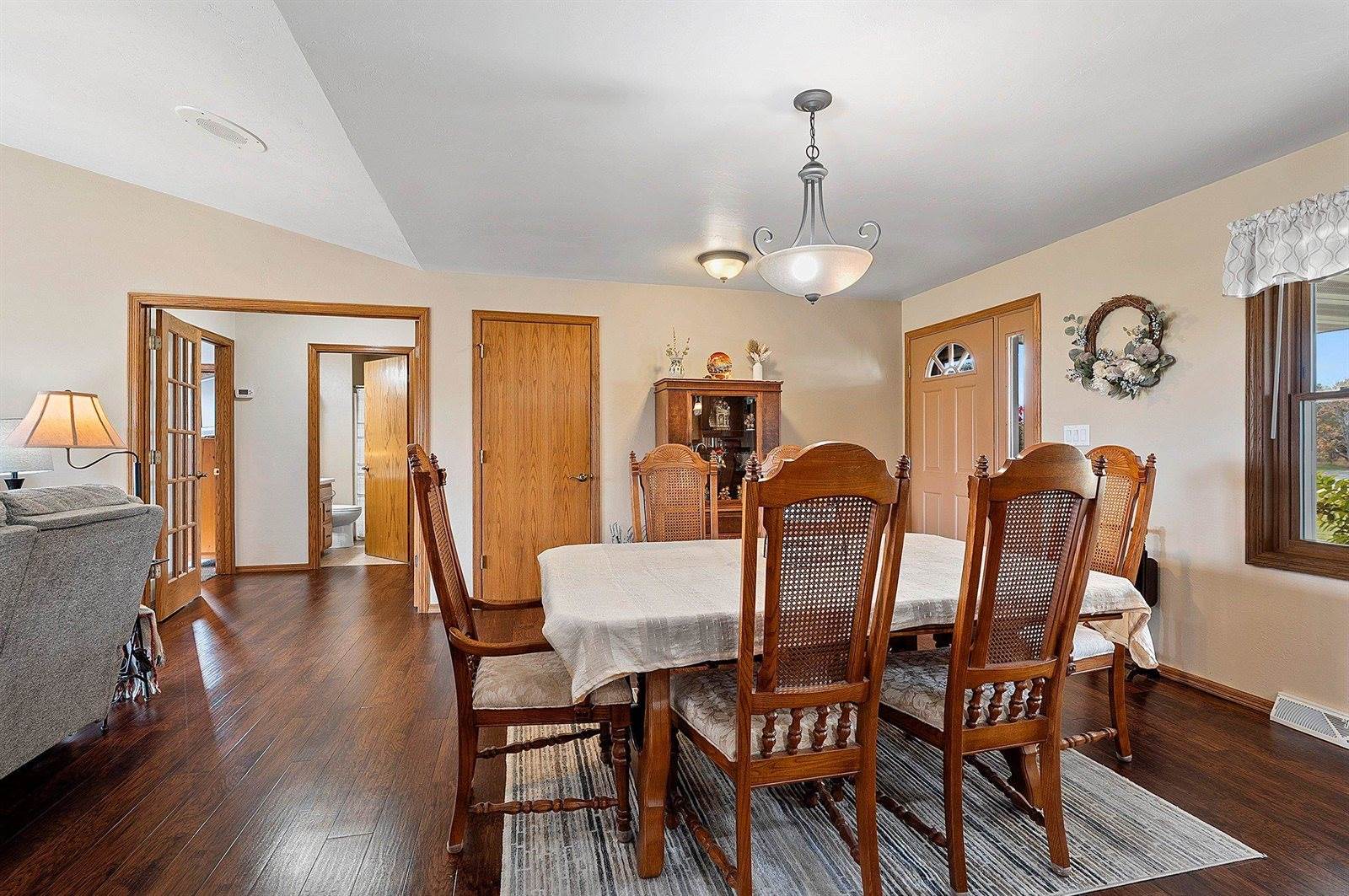 1260 South Pine Tree Road, De Pere, WI 54115