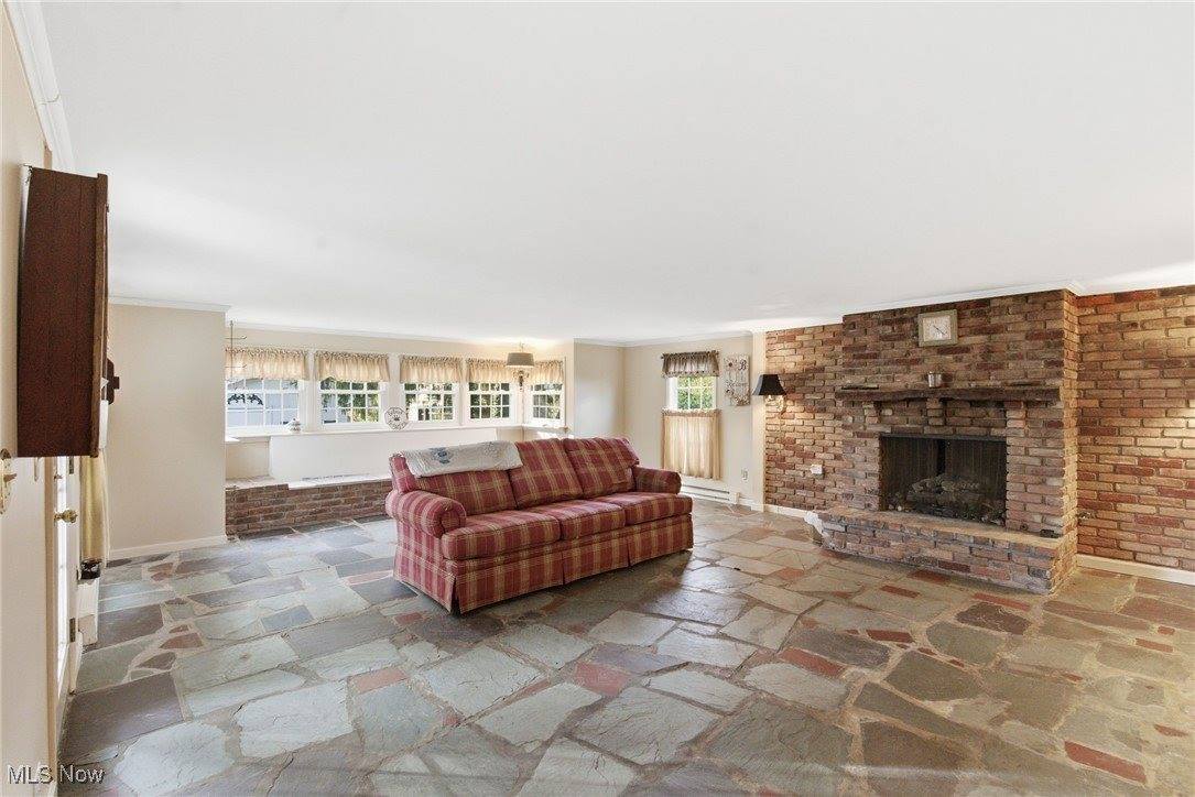 1209 Greenacre Drive, Cambridge, OH 43725