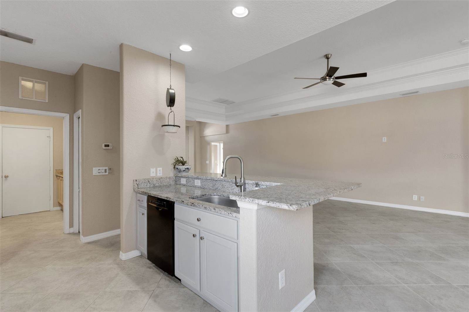 6874 74th Street Circle East, Bradenton, FL 34203