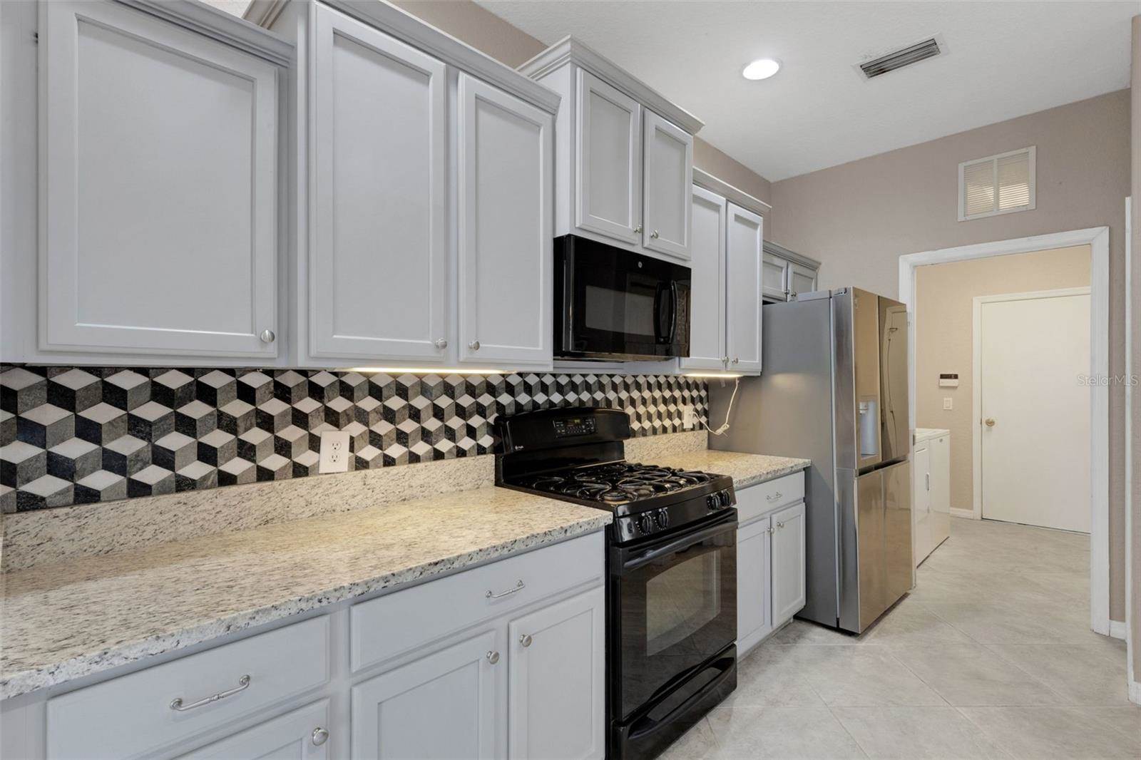 6874 74th Street Circle East, Bradenton, FL 34203