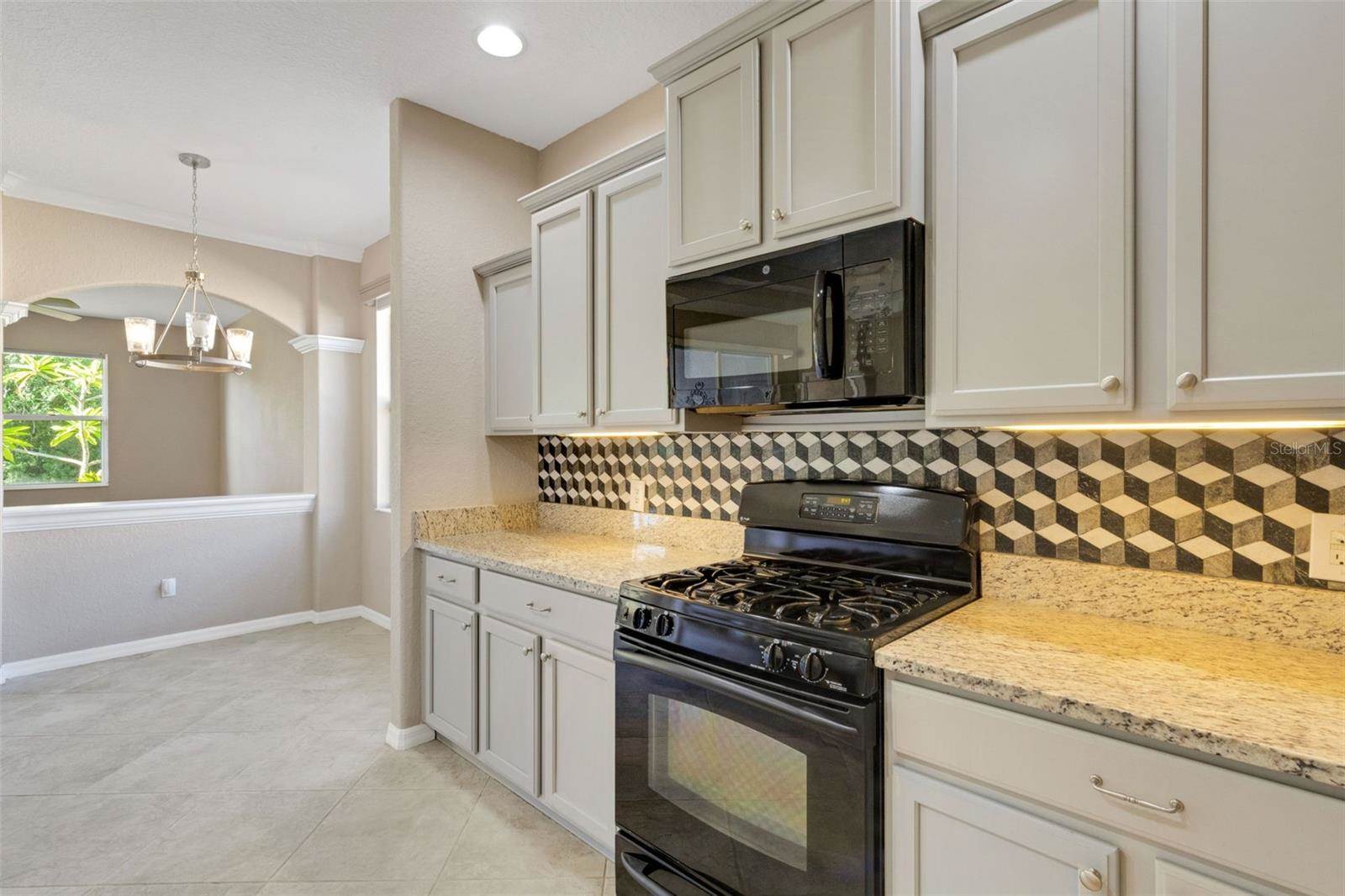 6874 74th Street Circle East, Bradenton, FL 34203