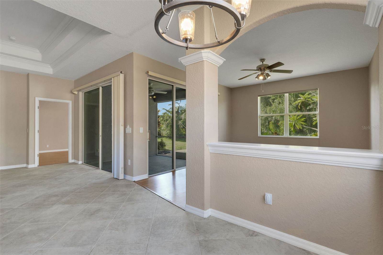 6874 74th Street Circle East, Bradenton, FL 34203