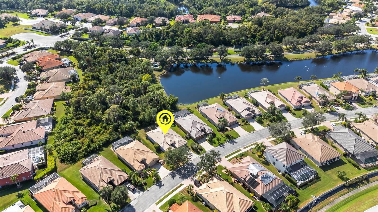 6874 74th Street Circle East, Bradenton, FL 34203