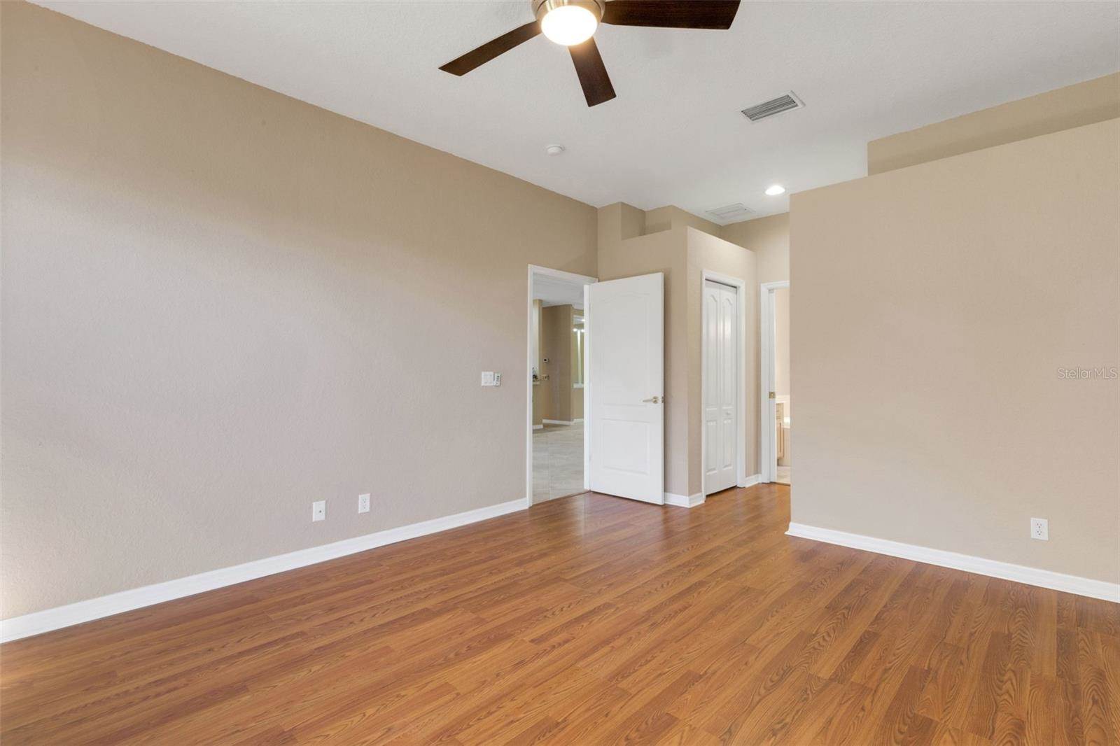 6874 74th Street Circle East, Bradenton, FL 34203