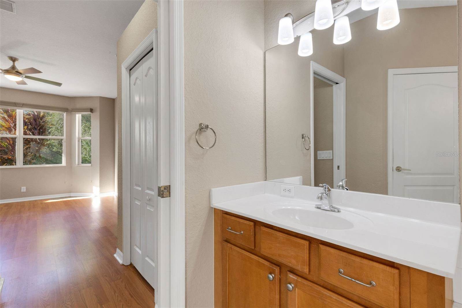 6874 74th Street Circle East, Bradenton, FL 34203