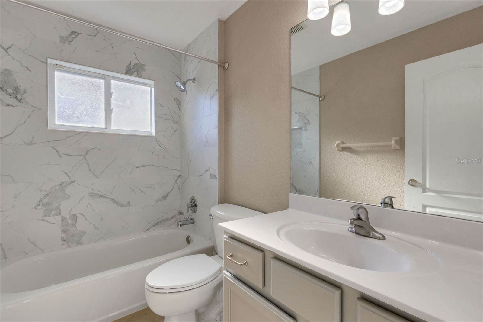 6874 74th Street Circle East, Bradenton, FL 34203