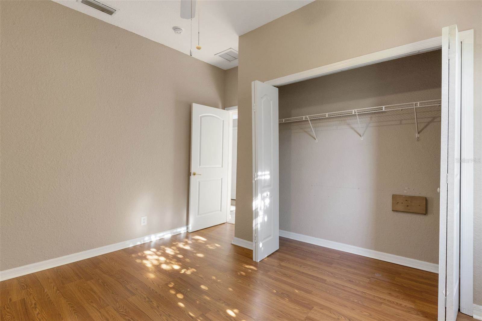 6874 74th Street Circle East, Bradenton, FL 34203