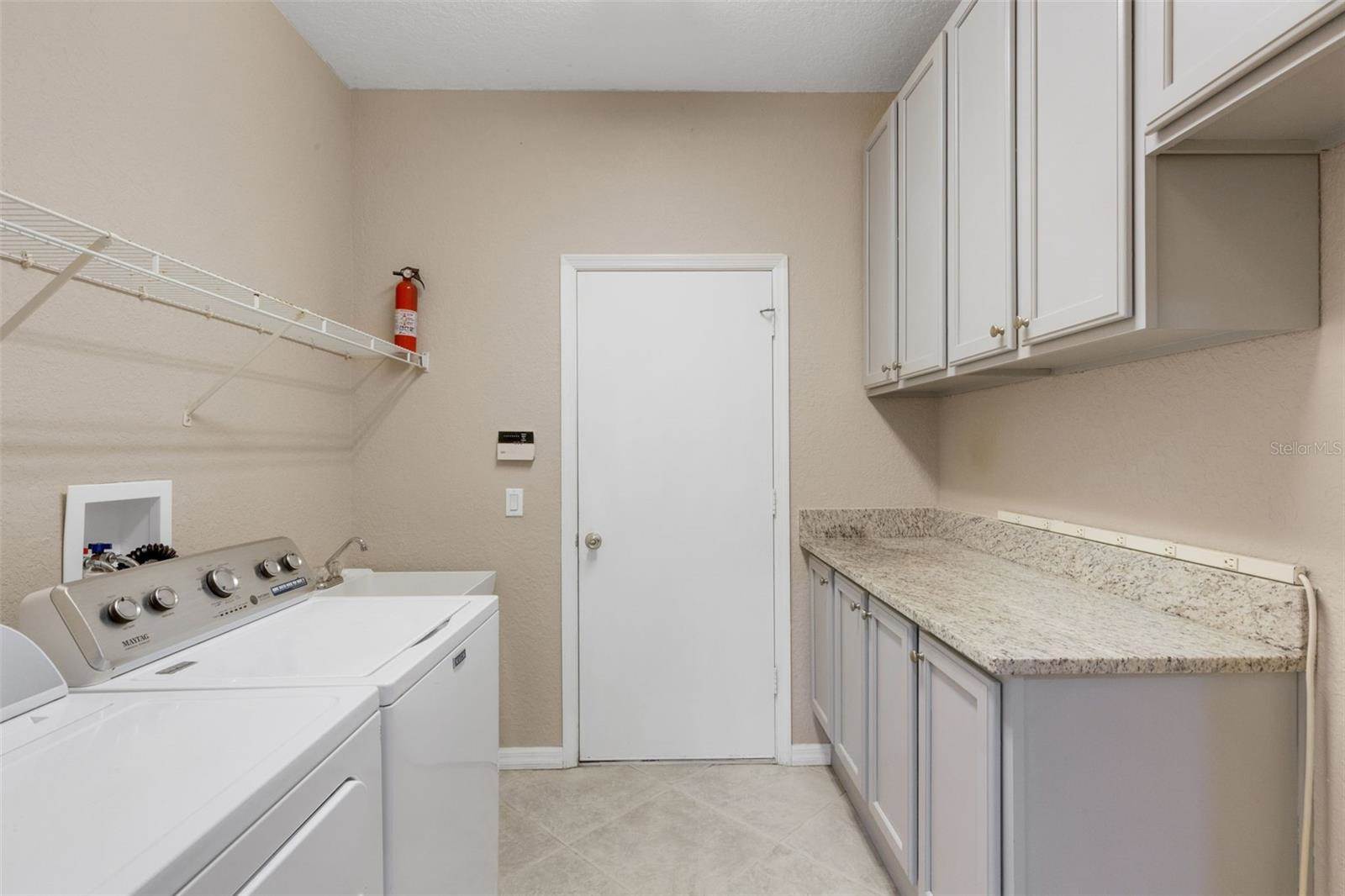 6874 74th Street Circle East, Bradenton, FL 34203