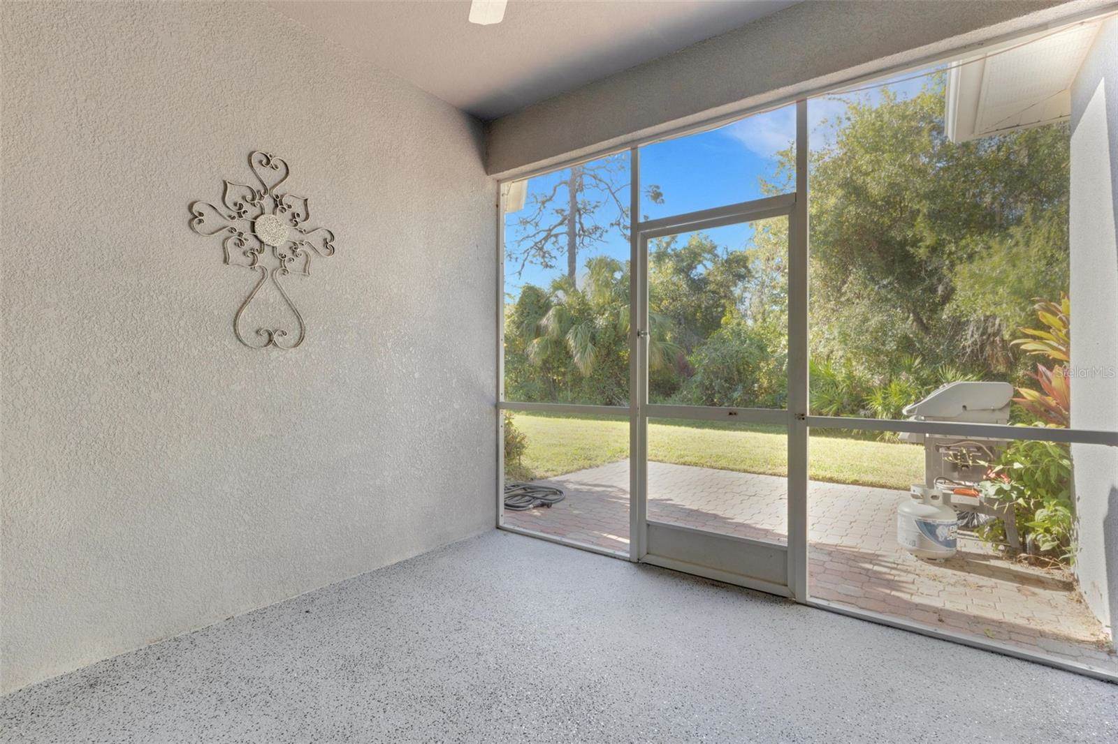 6874 74th Street Circle East, Bradenton, FL 34203