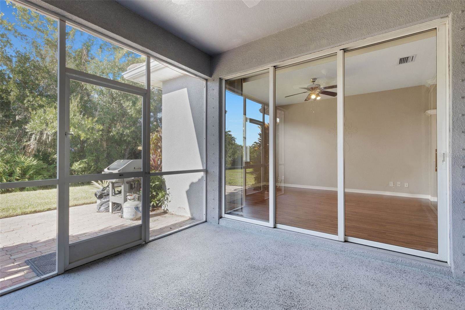 6874 74th Street Circle East, Bradenton, FL 34203