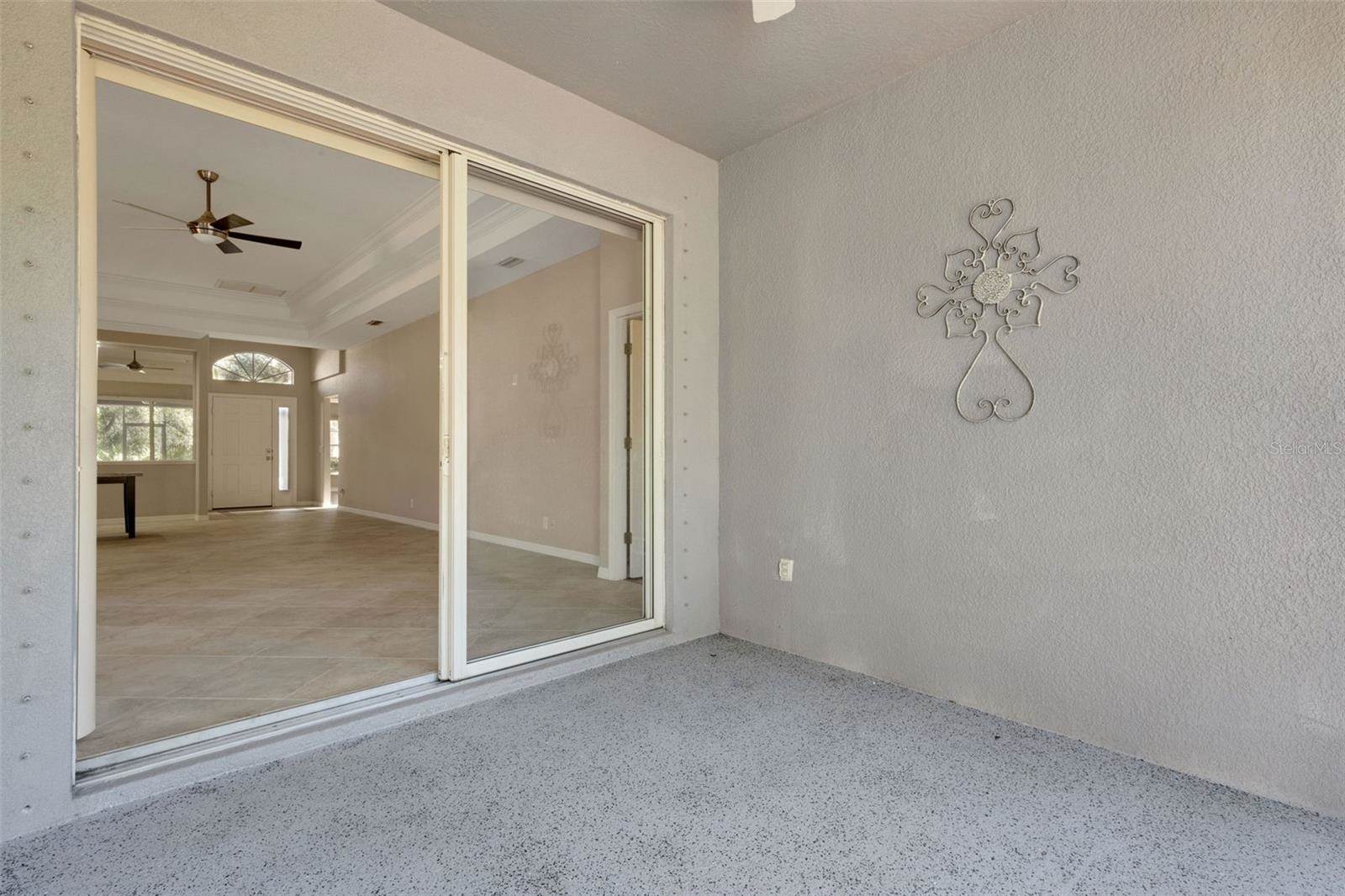 6874 74th Street Circle East, Bradenton, FL 34203