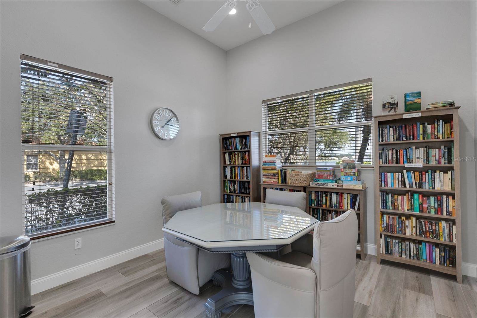 6874 74th Street Circle East, Bradenton, FL 34203