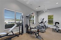 6874 74th Street Circle East, Bradenton, FL 34203