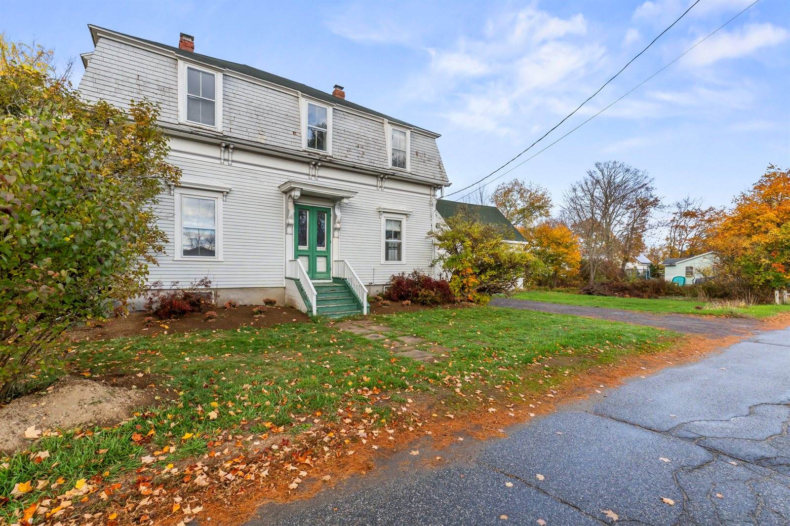 27 Gardiner Street, Richmond, ME 04357