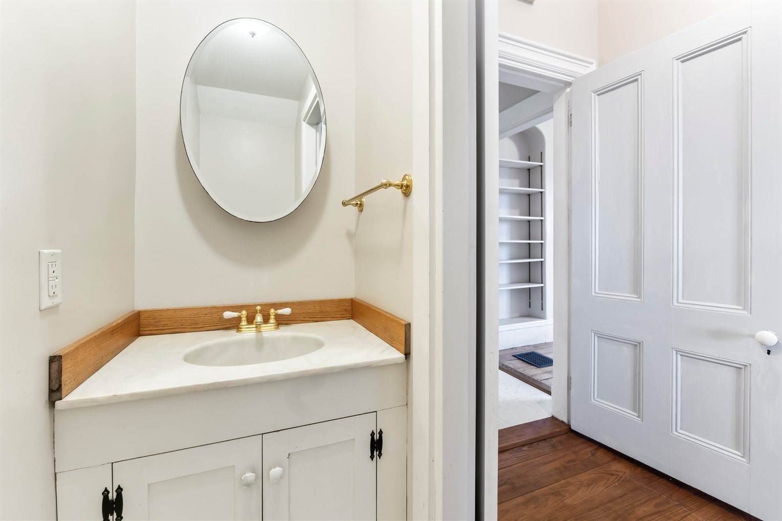 27 Gardiner Street, Richmond, ME 04357