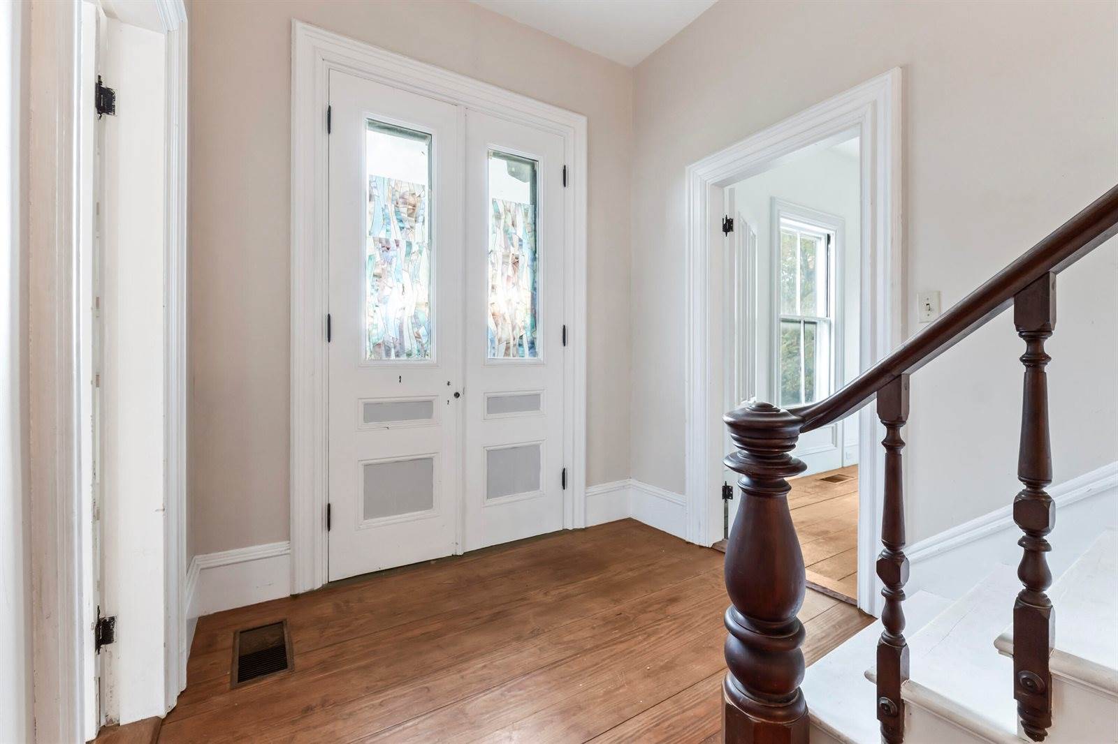 27 Gardiner Street, Richmond, ME 04357