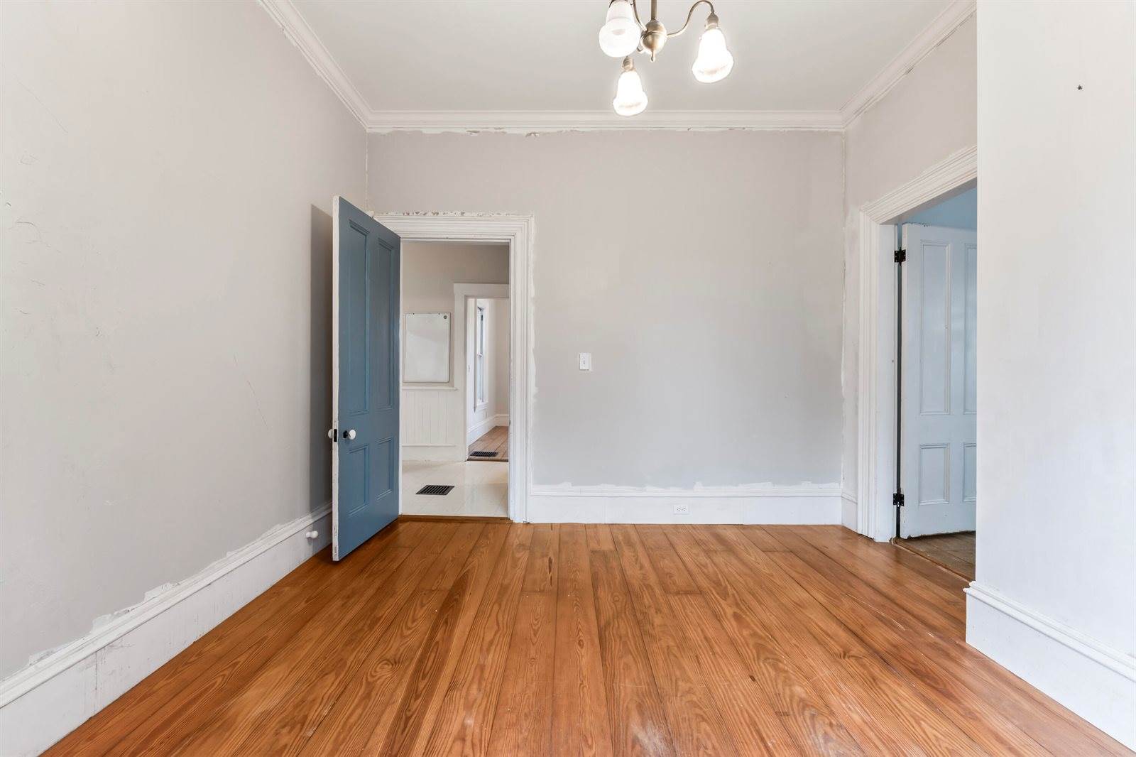 27 Gardiner Street, Richmond, ME 04357