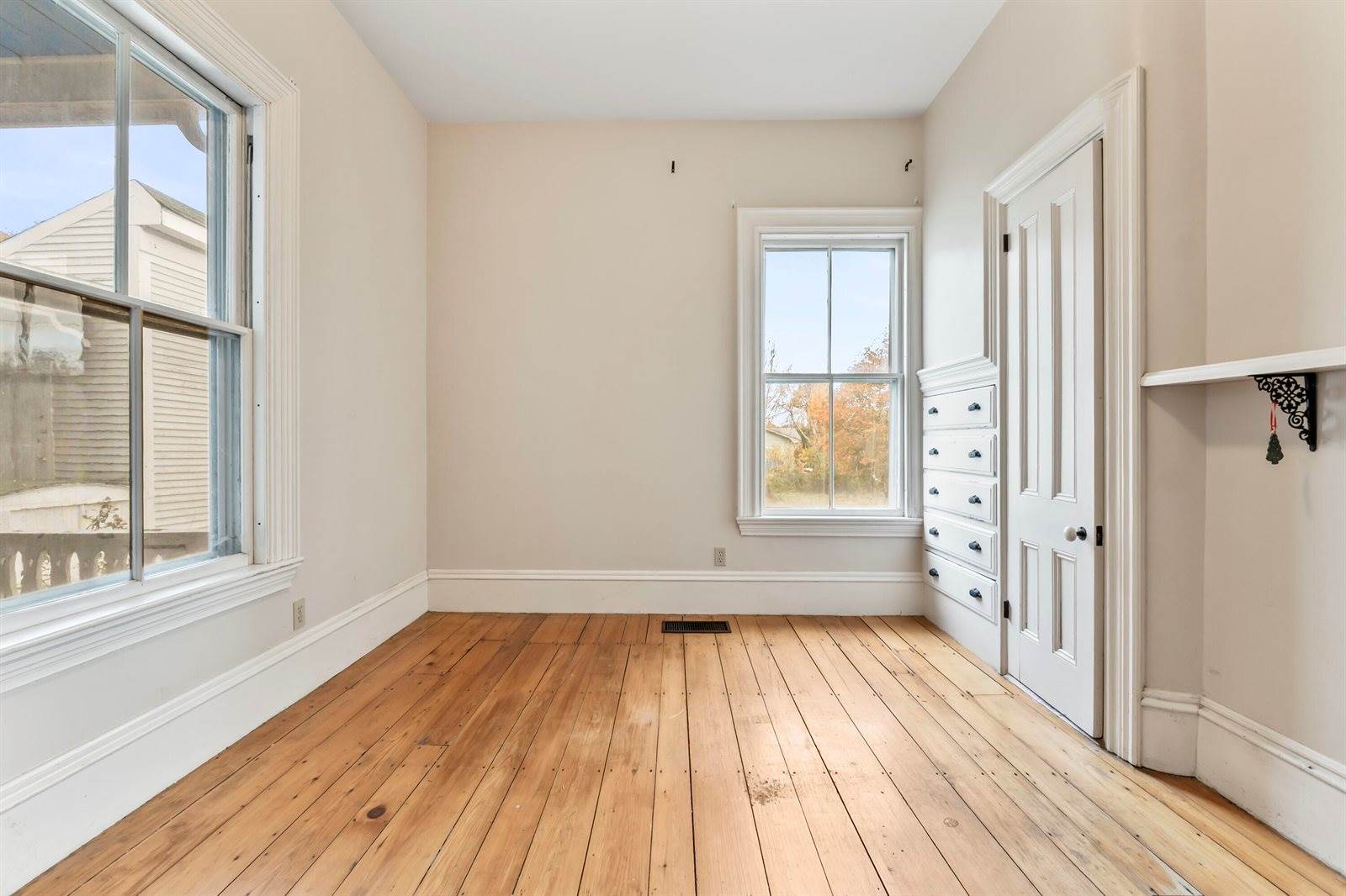 27 Gardiner Street, Richmond, ME 04357