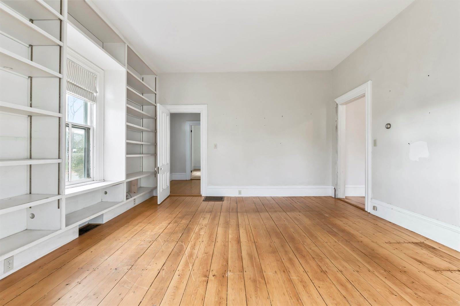 27 Gardiner Street, Richmond, ME 04357