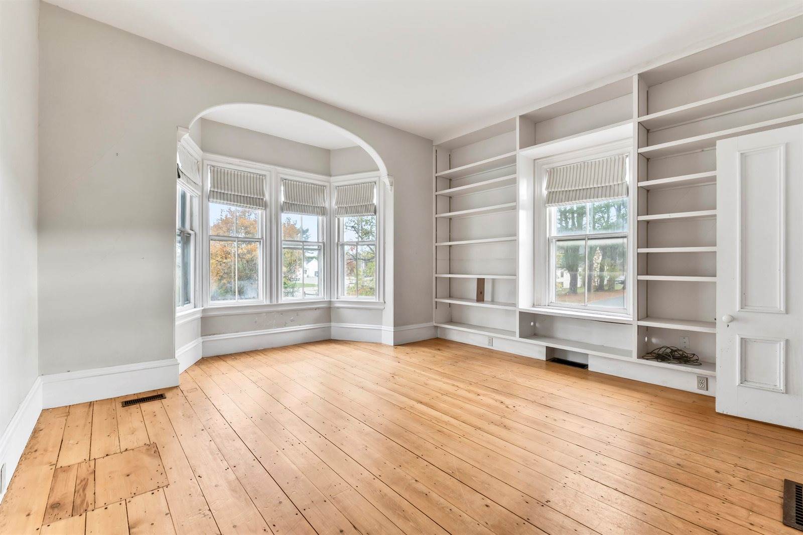 27 Gardiner Street, Richmond, ME 04357