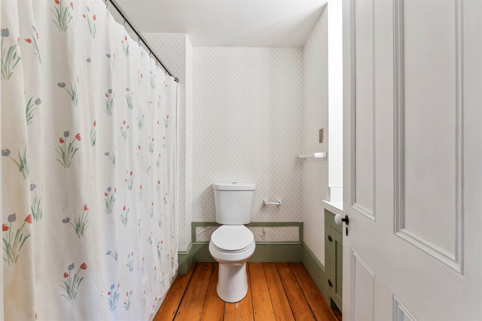 27 Gardiner Street, Richmond, ME 04357