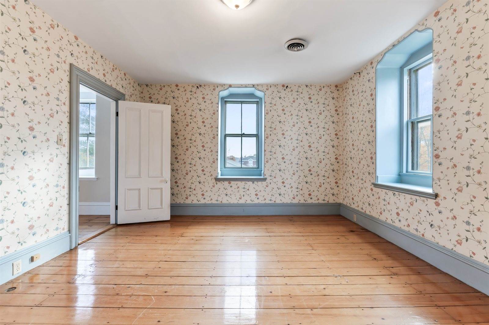 27 Gardiner Street, Richmond, ME 04357