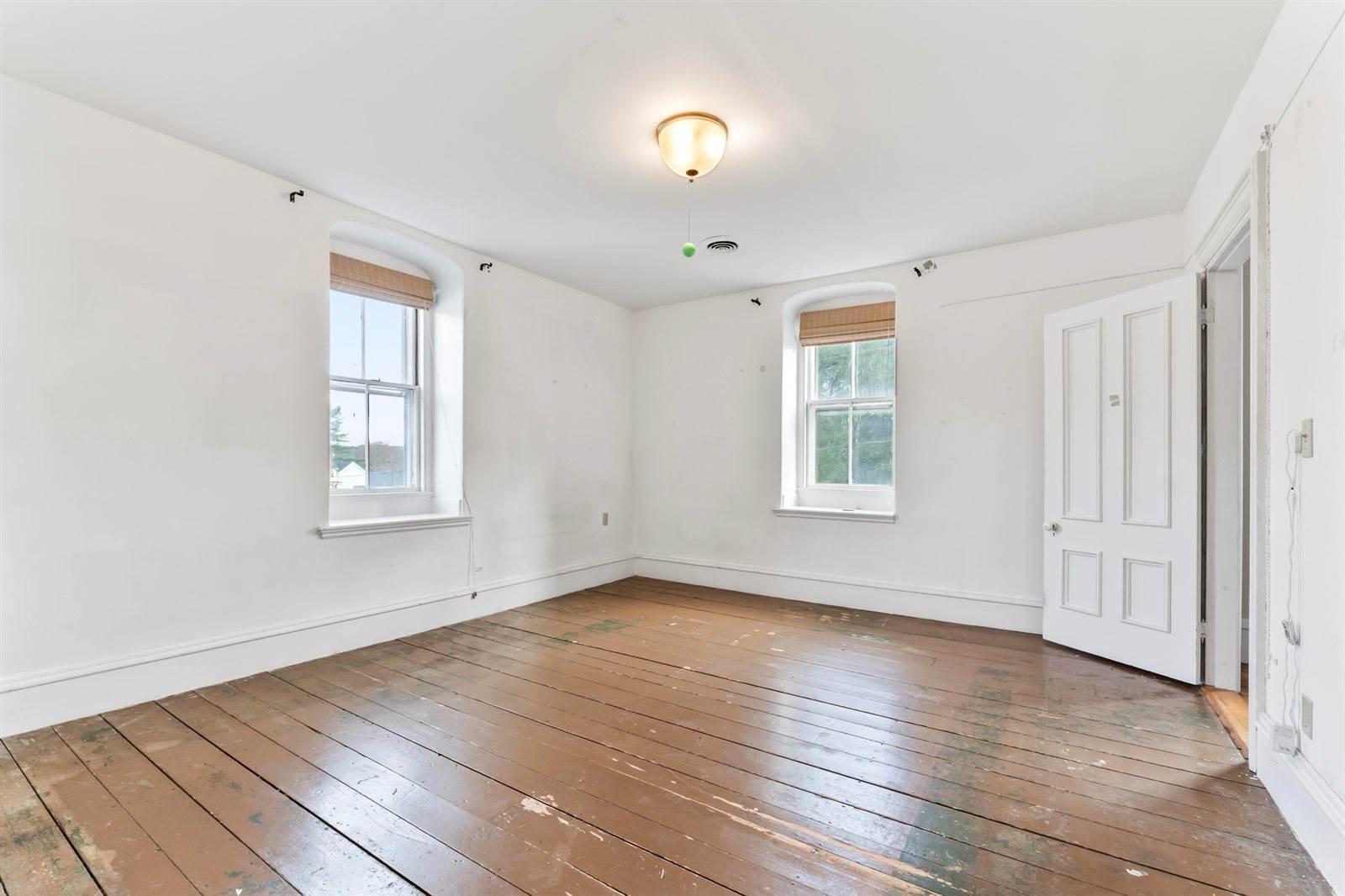 27 Gardiner Street, Richmond, ME 04357