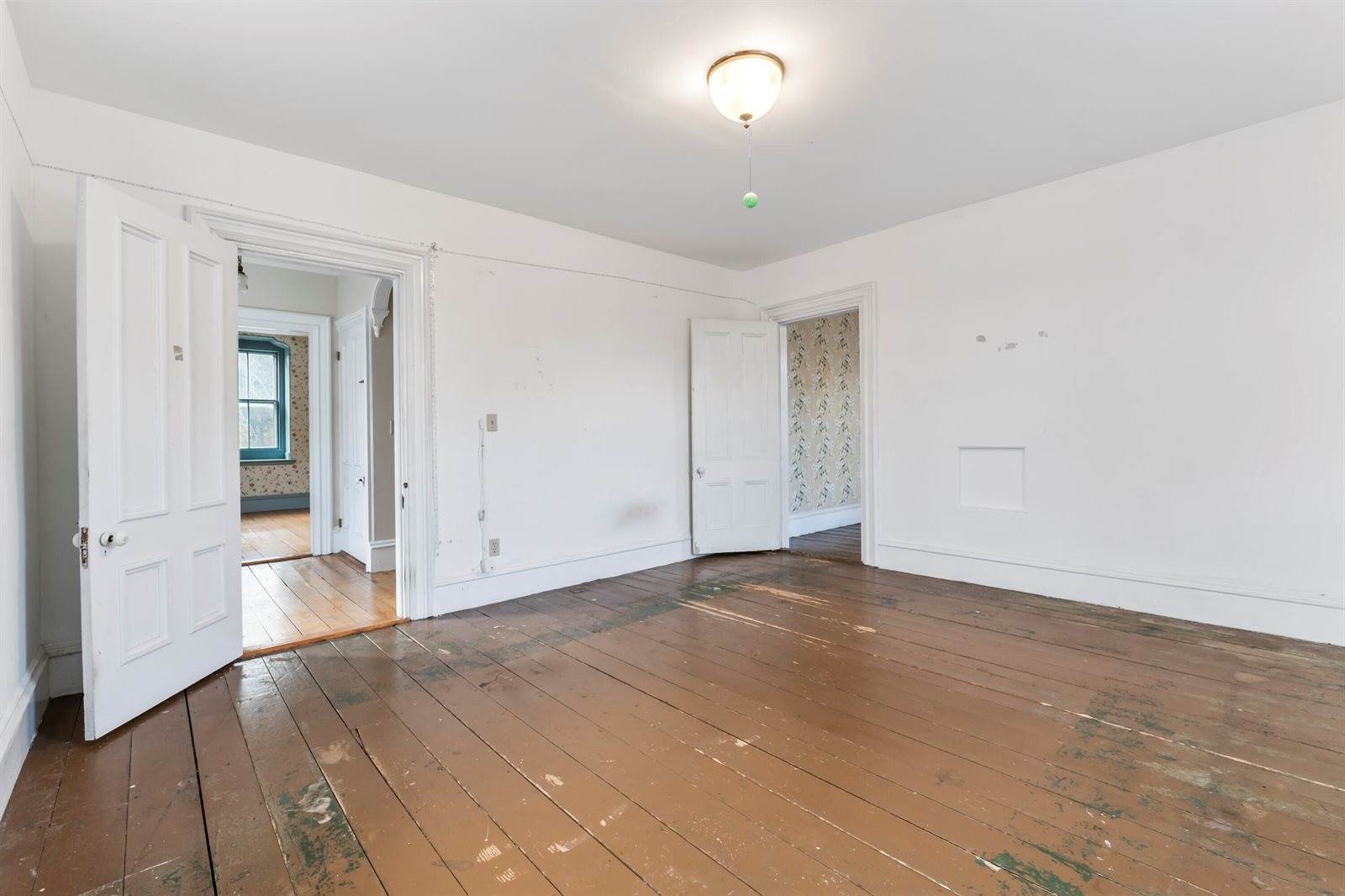 27 Gardiner Street, Richmond, ME 04357