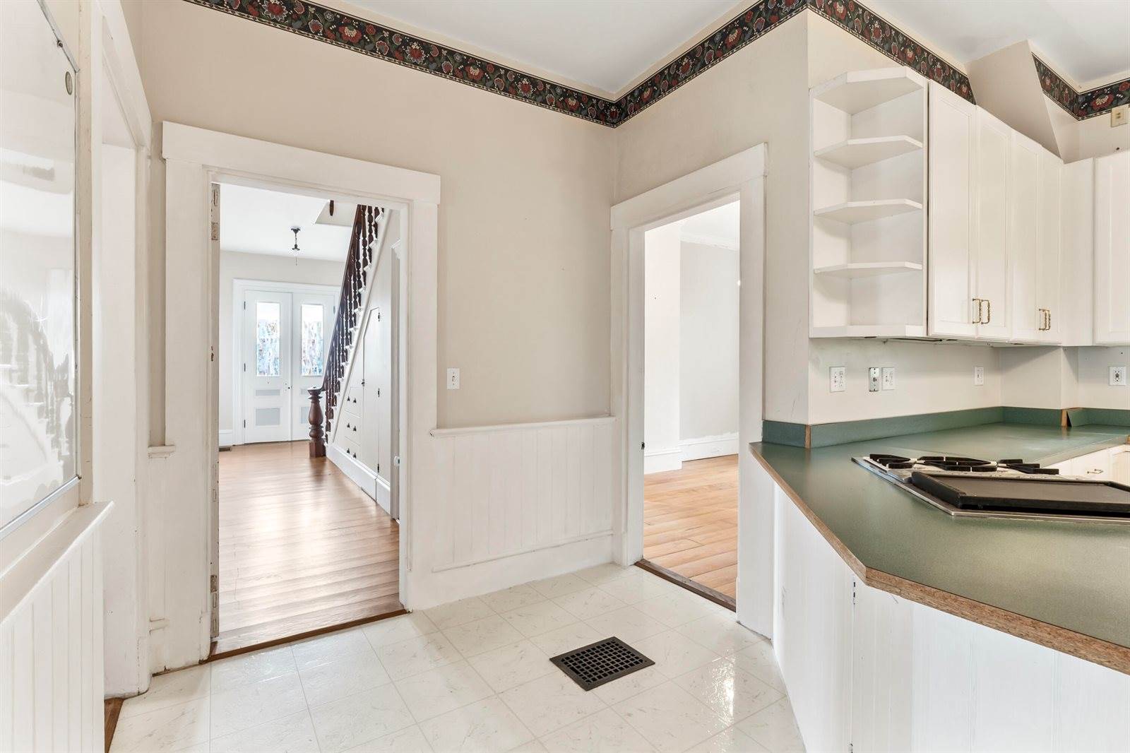 27 Gardiner Street, Richmond, ME 04357