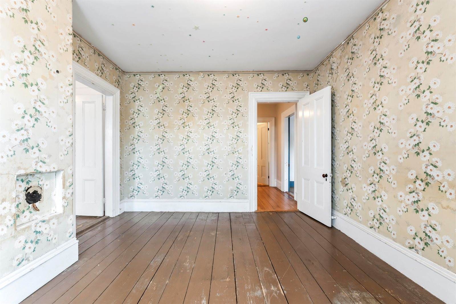 27 Gardiner Street, Richmond, ME 04357