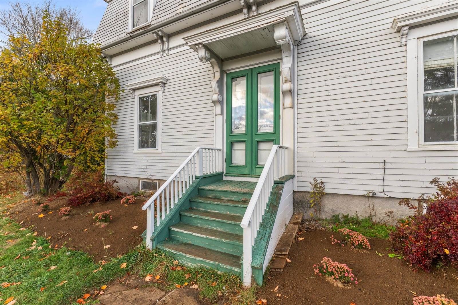 27 Gardiner Street, Richmond, ME 04357