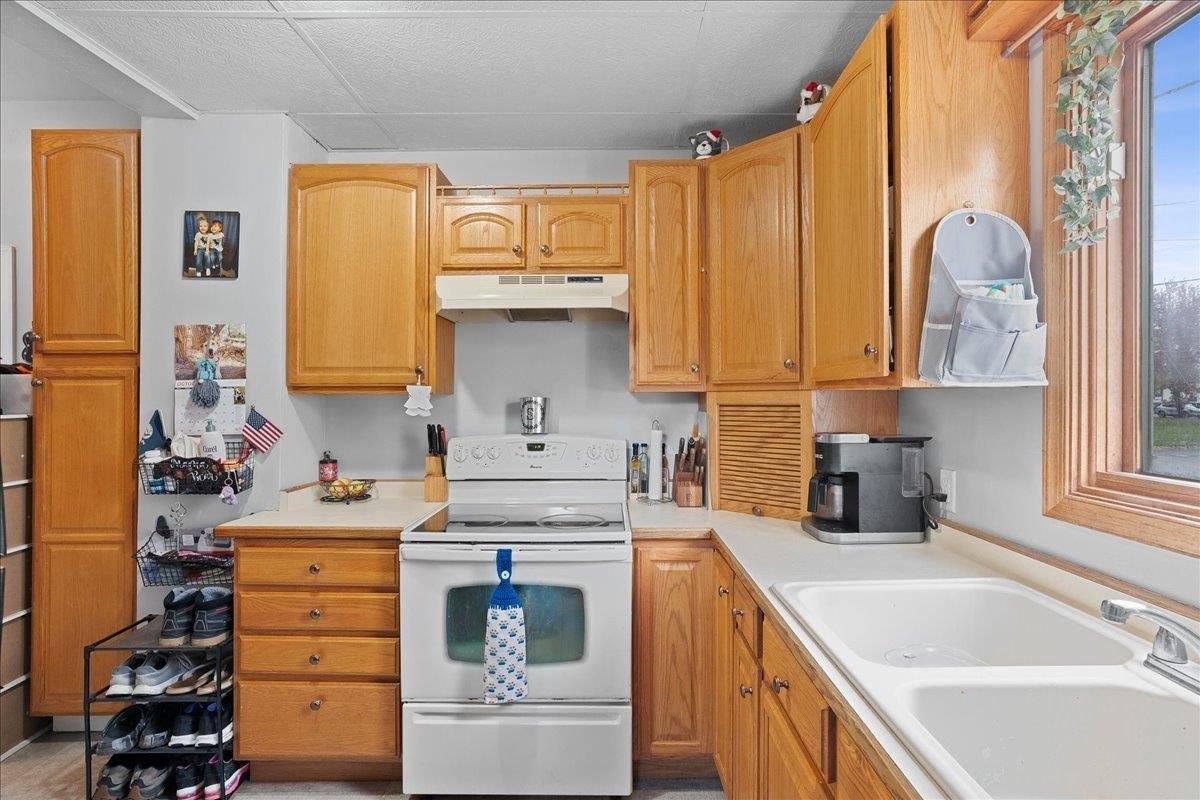 312 S Palmetto Avenue, Marshfield, WI 54449