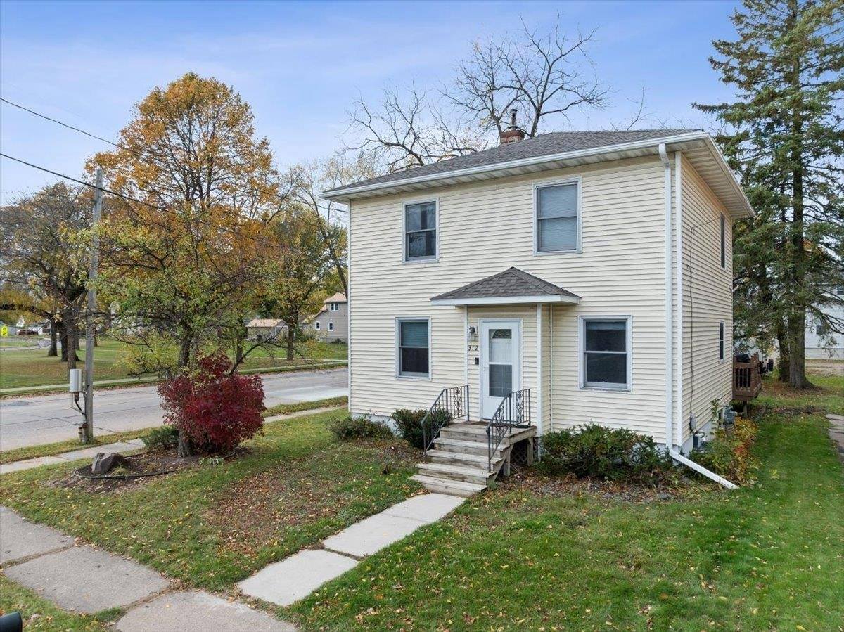 312 S Palmetto Avenue, Marshfield, WI 54449