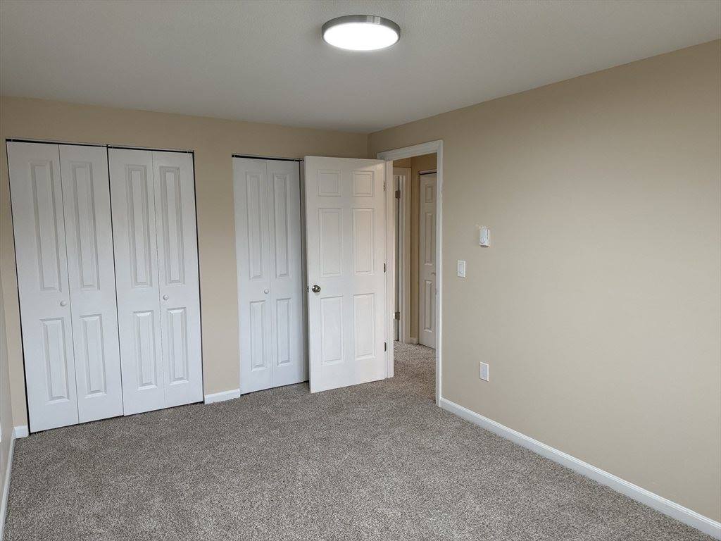 540 Granby Rd, South Hadley, MA 01075