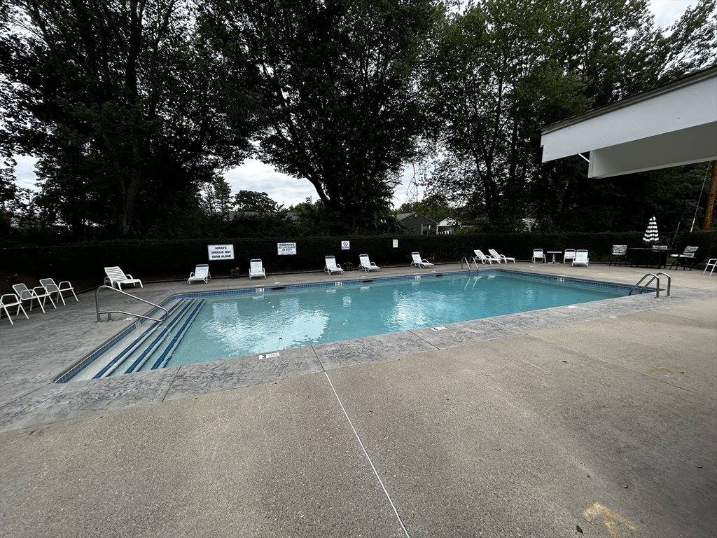 540 Granby Rd, South Hadley, MA 01075