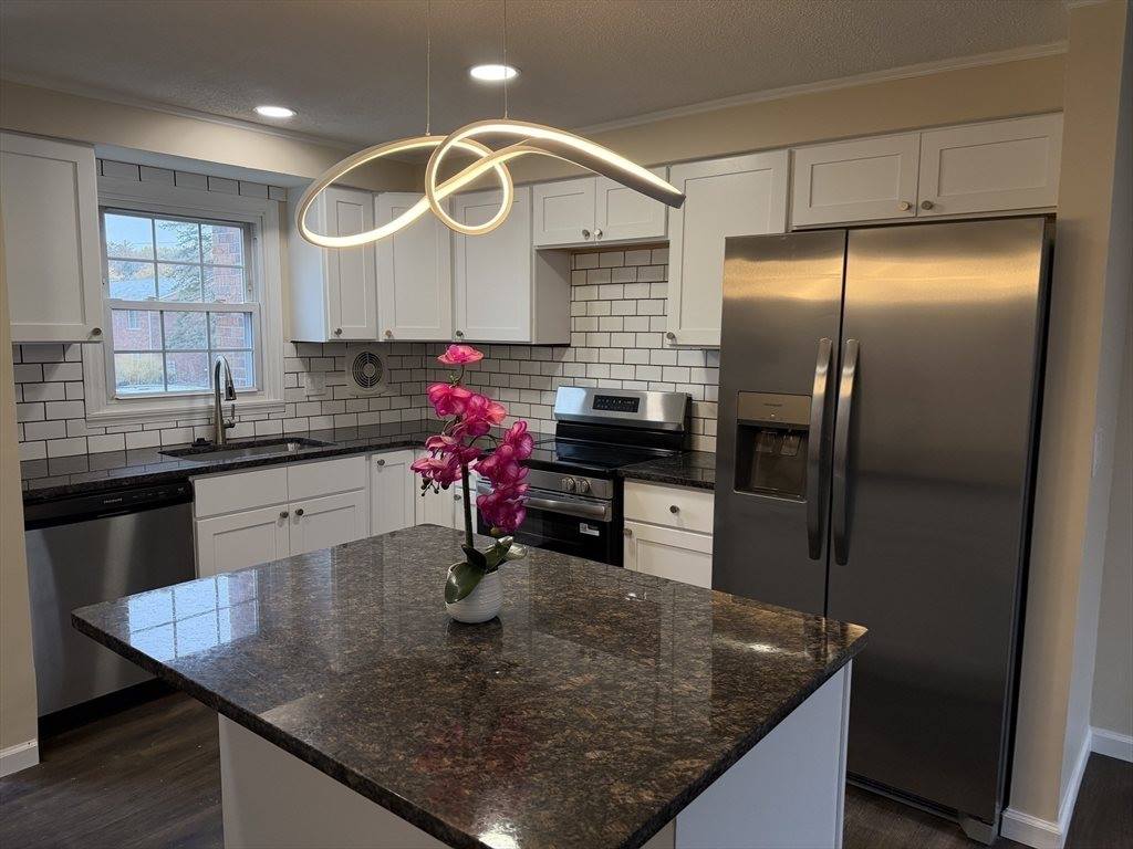 540 Granby Rd, South Hadley, MA 01075