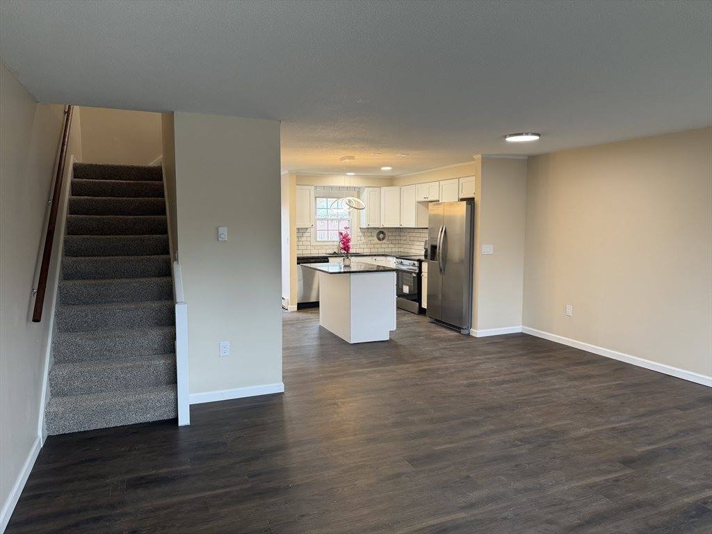 540 Granby Rd, South Hadley, MA 01075