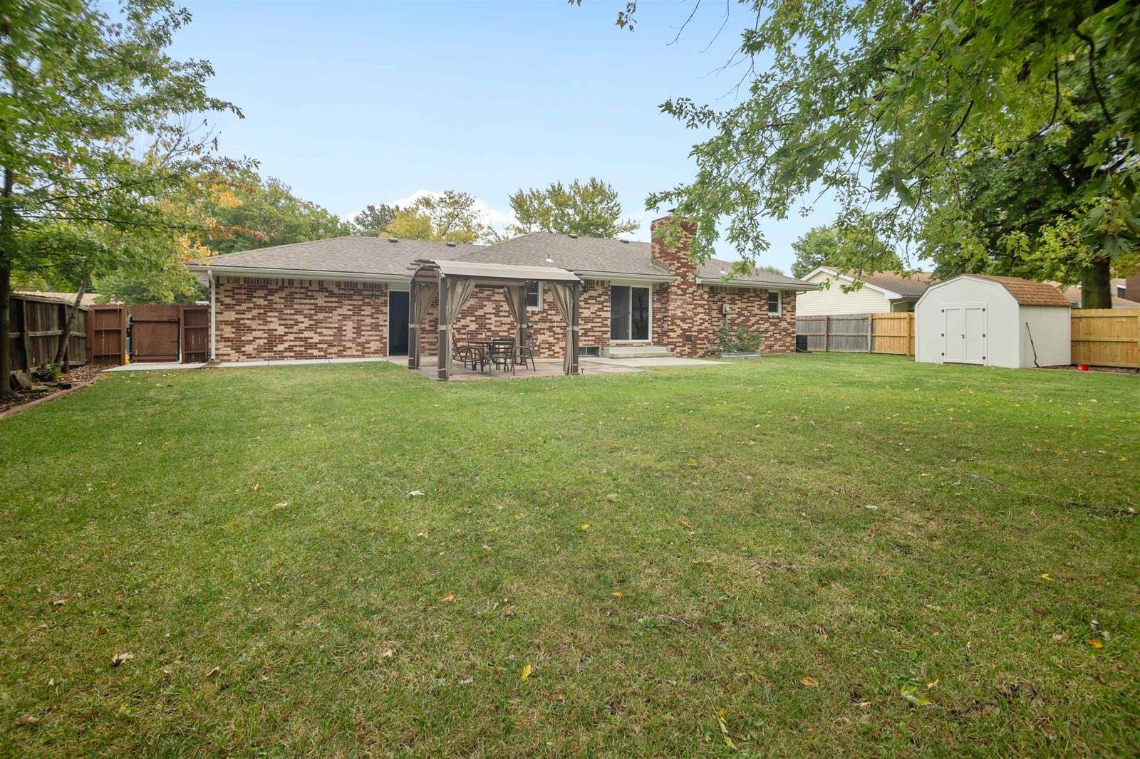 1939 North Farmstead St, Wichita, KS 67208