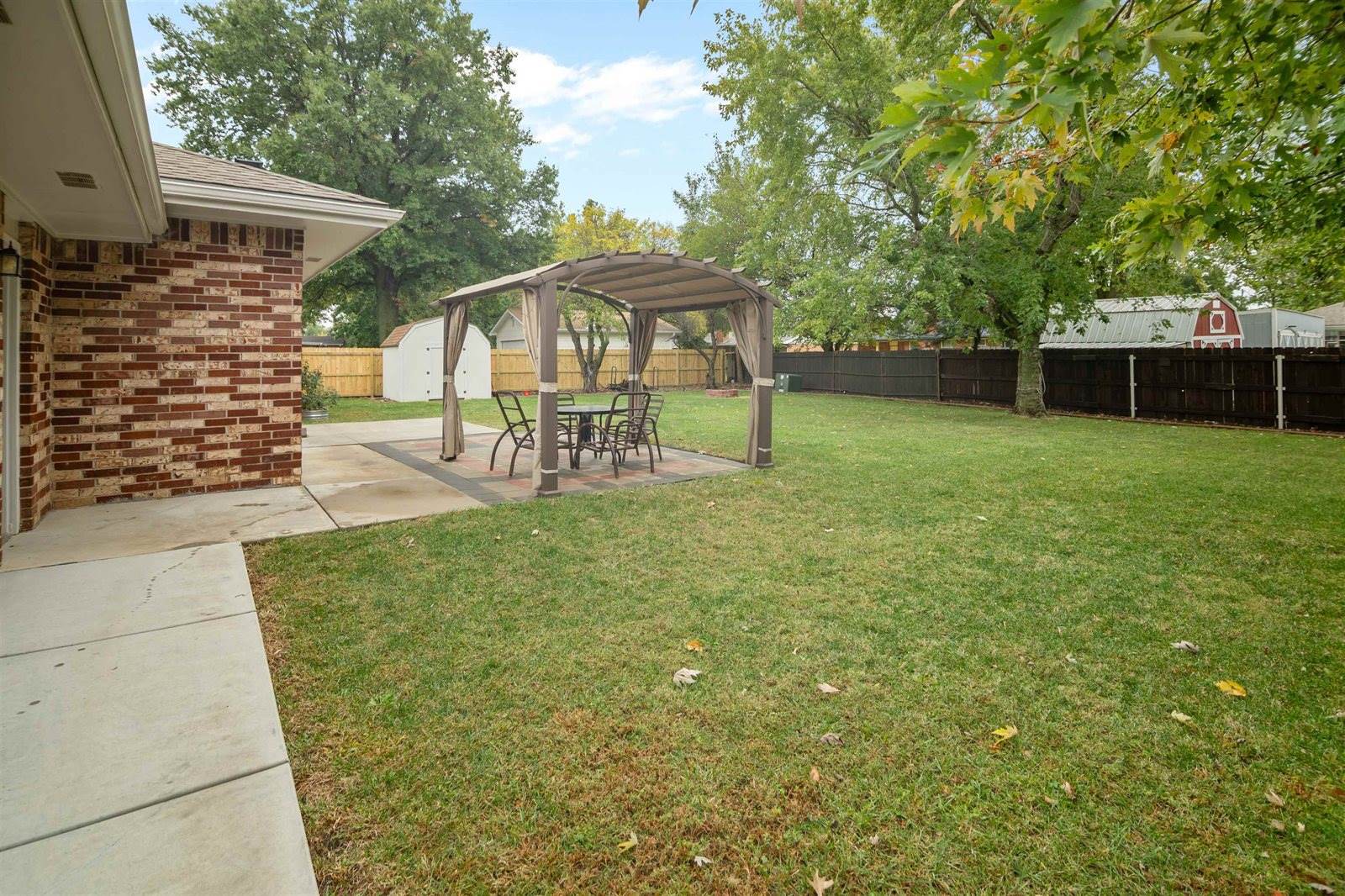 1939 North Farmstead St, Wichita, KS 67208