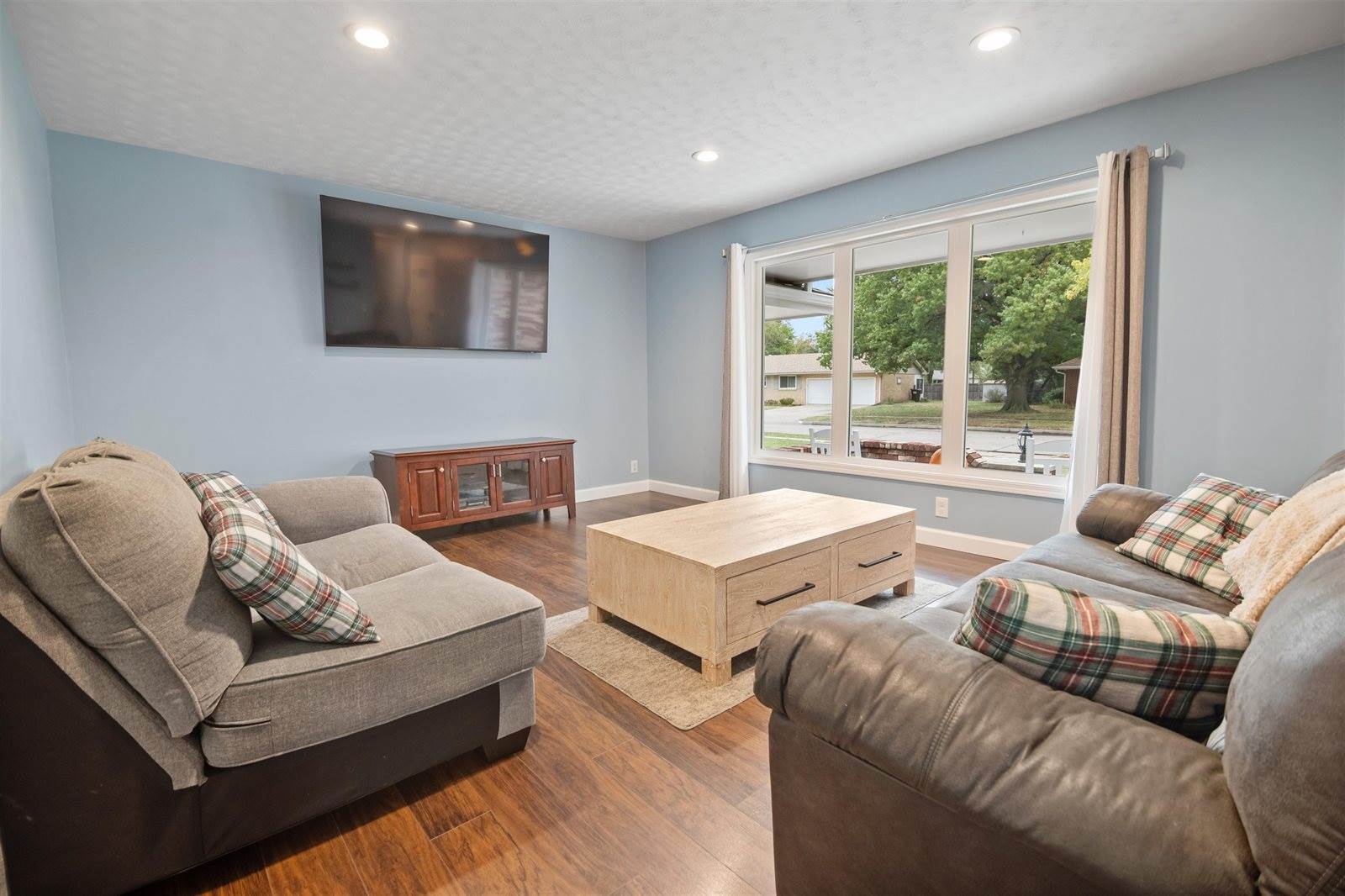 1939 North Farmstead St, Wichita, KS 67208