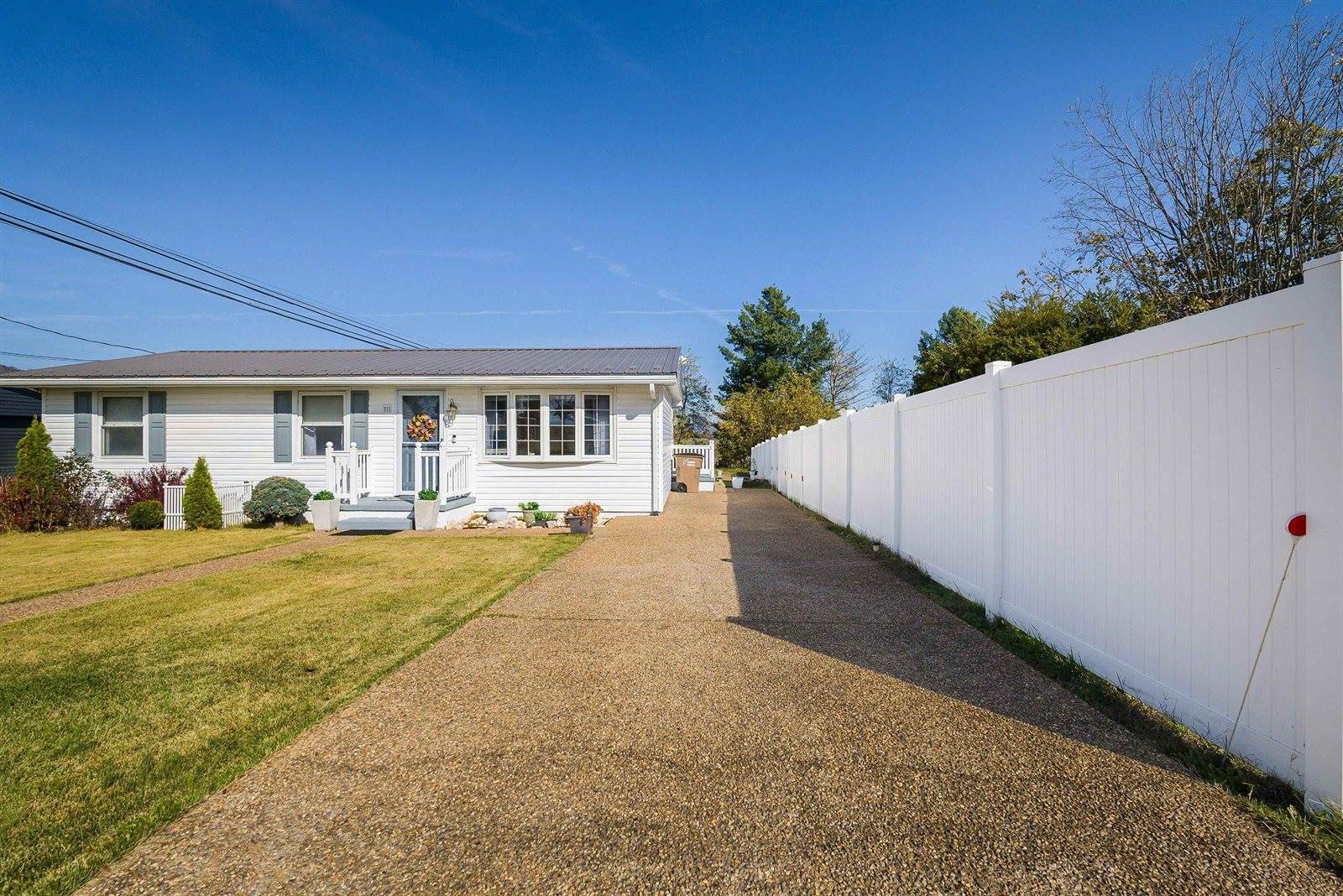 311 Williams Ave, Shenandoah, VA 22849