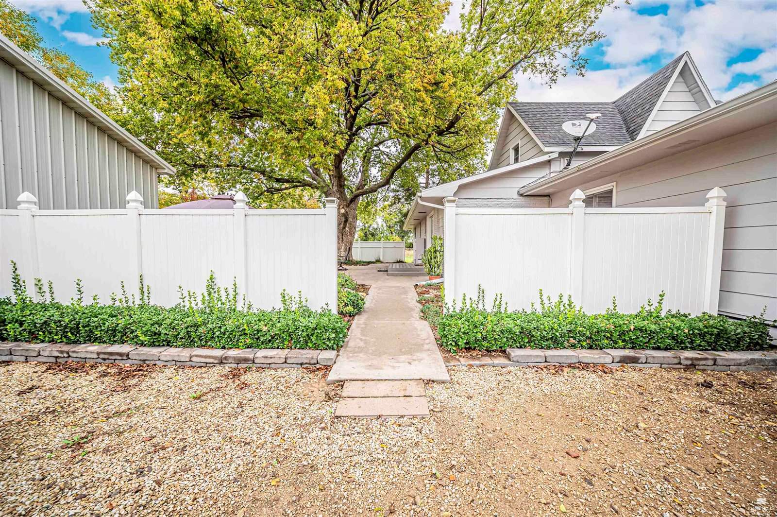 2397 Fair Road, Abilene, KS 67410