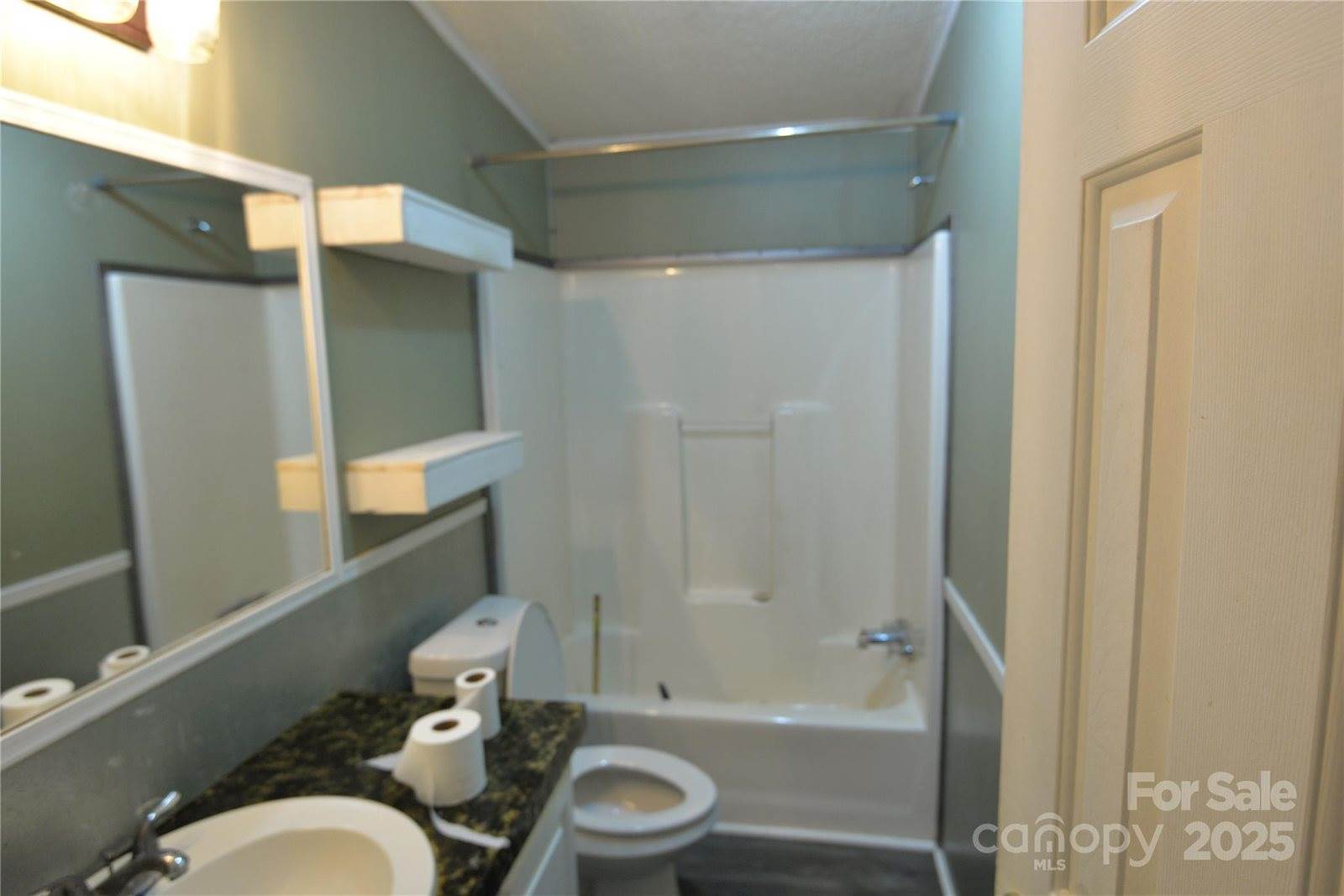 14 Vultures Nest Road, Swannanoa, NC 28778