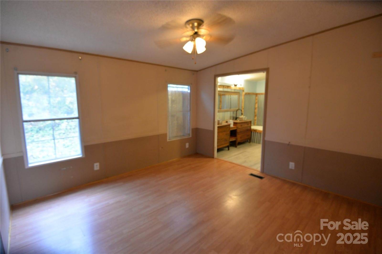 14 Vultures Nest Road, Swannanoa, NC 28778