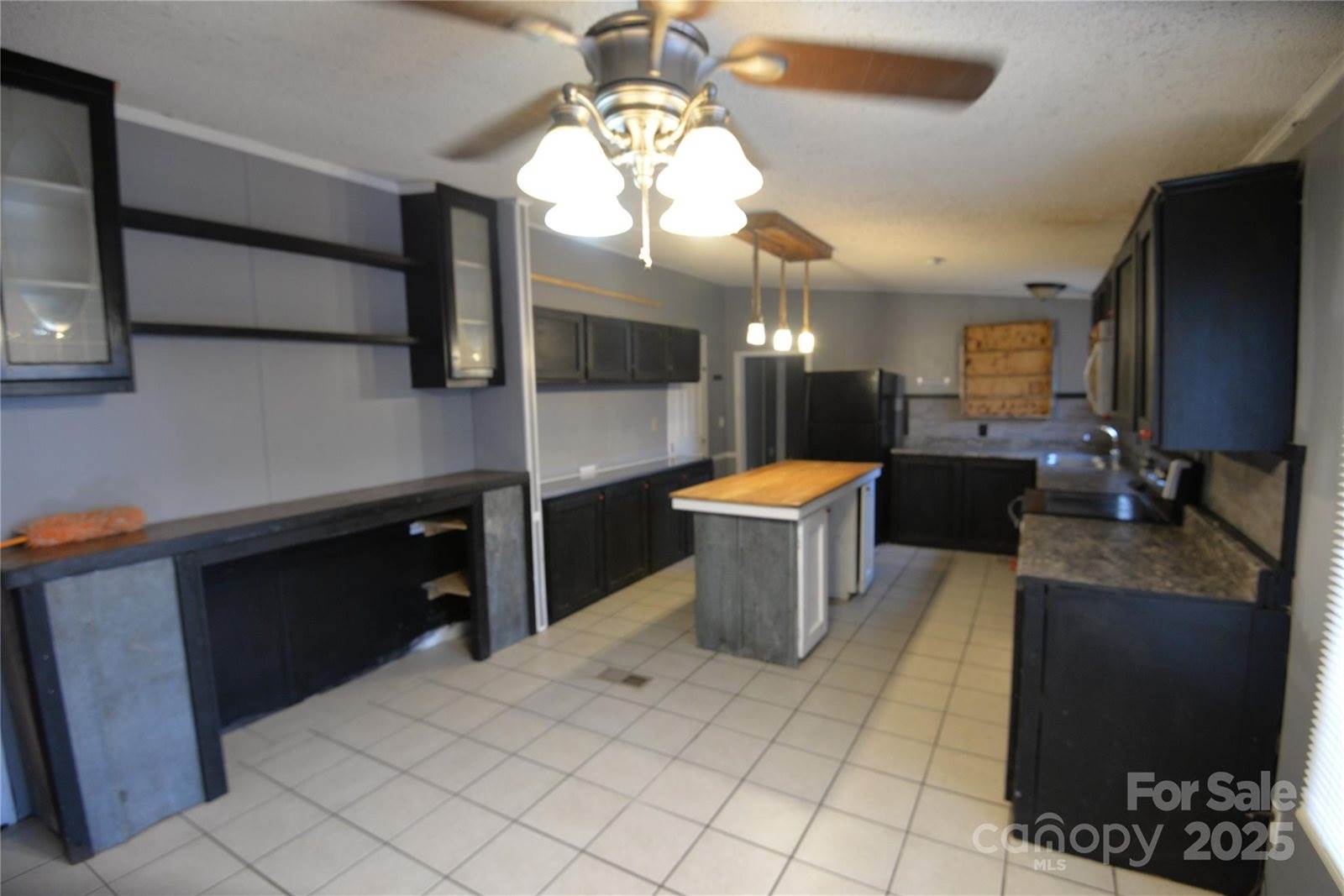 14 Vultures Nest Road, Swannanoa, NC 28778