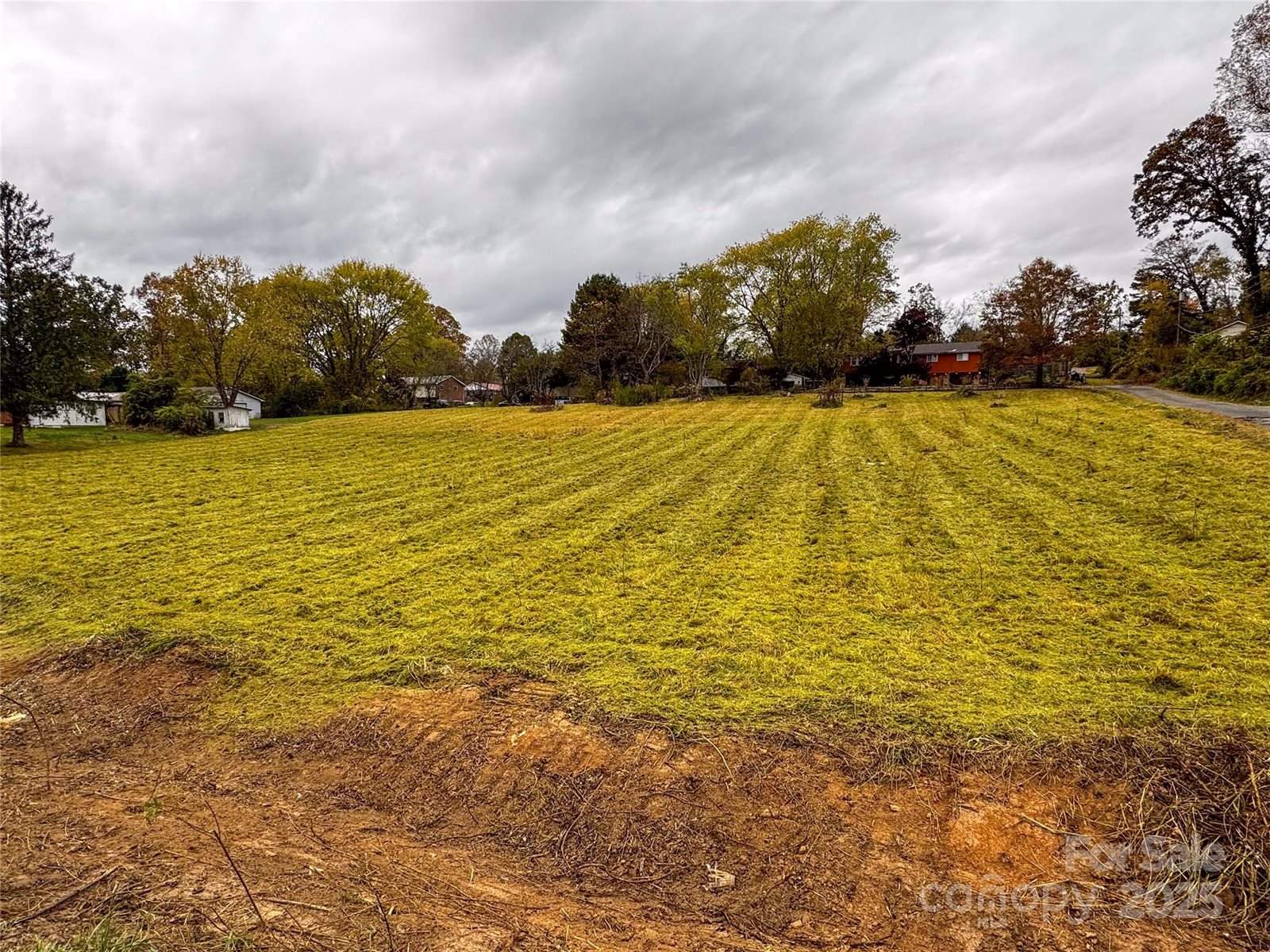 99999 Beaucrest Drive, Hendersonville, NC 28792